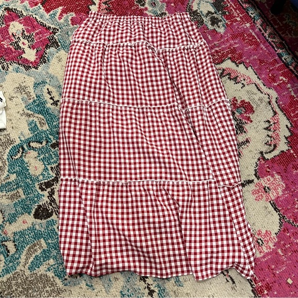 Editked skirt w slit - Picture 2 of 3